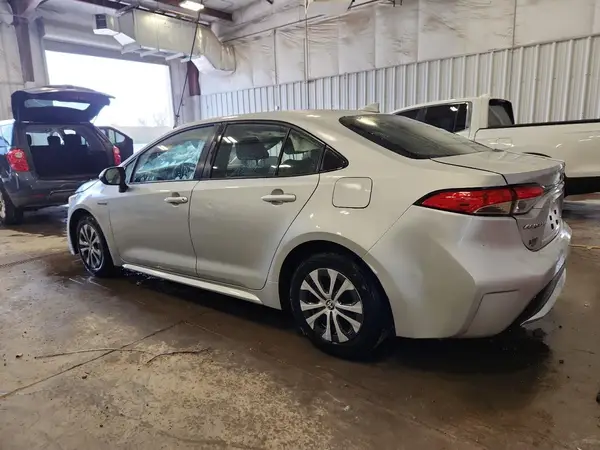 JTDEAMDE7MJ003154 2021 TOYOTA COROLLA - Image 2