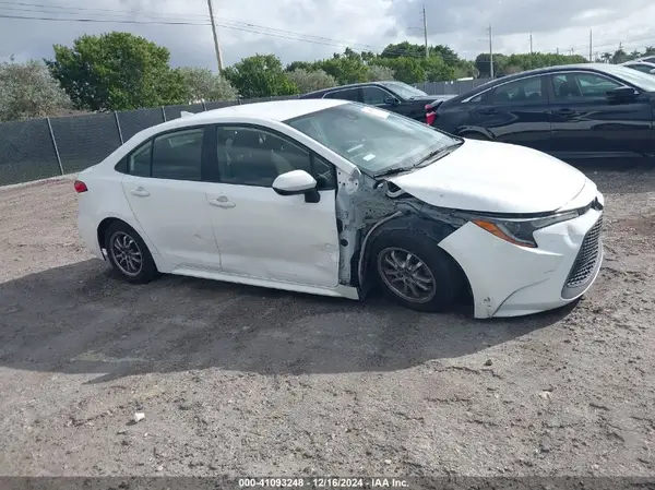JTDEAMDE7MJ003963 2021 TOYOTA COROLLA - Image 1