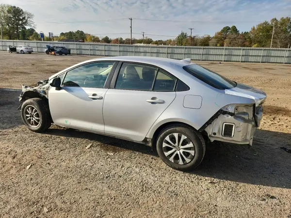JTDEAMDE7MJ005860 2021 TOYOTA COROLLA - Image 2