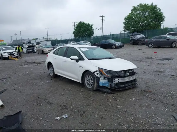 JTDEAMDE7MJ009617 2021 TOYOTA COROLLA - Image 1