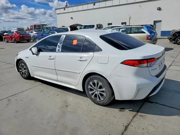 JTDEAMDE7MJ011285 2021 TOYOTA COROLLA - Image 2