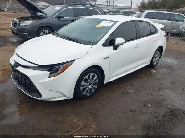 JTDEAMDE7MJ011755 2021 TOYOTA COROLLA - Image 2