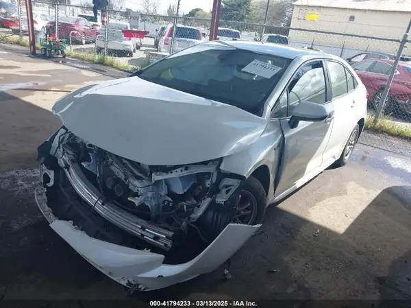 JTDEAMDE7MJ012694 2021 TOYOTA COROLLA - Image 2