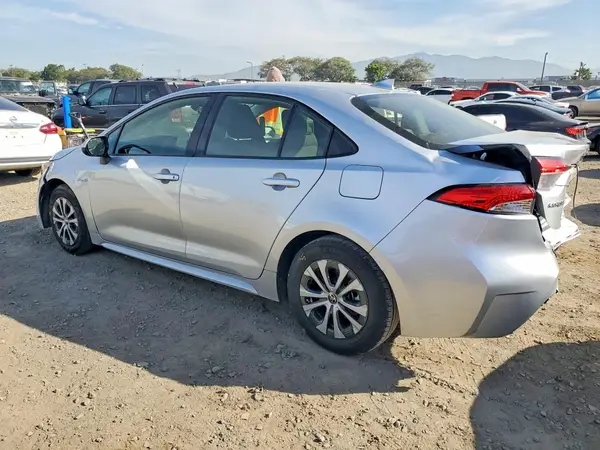 JTDEAMDE7MJ013375 2021 TOYOTA COROLLA - Image 2