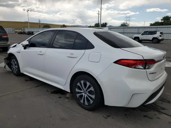 JTDEAMDE7MJ015336 2021 TOYOTA COROLLA - Image 2