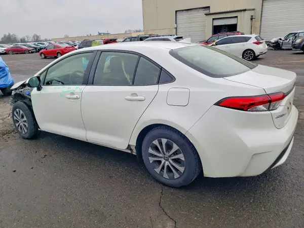 JTDEAMDE7MJ015367 2021 TOYOTA COROLLA - Image 2