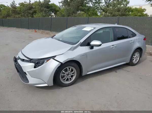 JTDEAMDE7MJ015675 2021 TOYOTA COROLLA - Image 2
