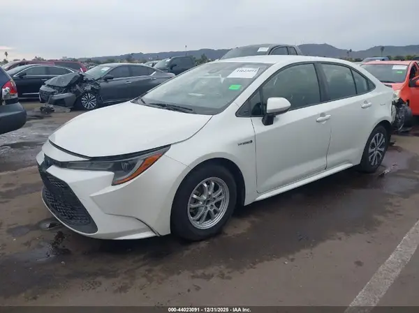 JTDEAMDE7MJ016373 2021 TOYOTA COROLLA - Image 2