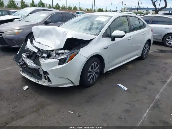 JTDEAMDE7MJ018513 2021 TOYOTA COROLLA - Image 2