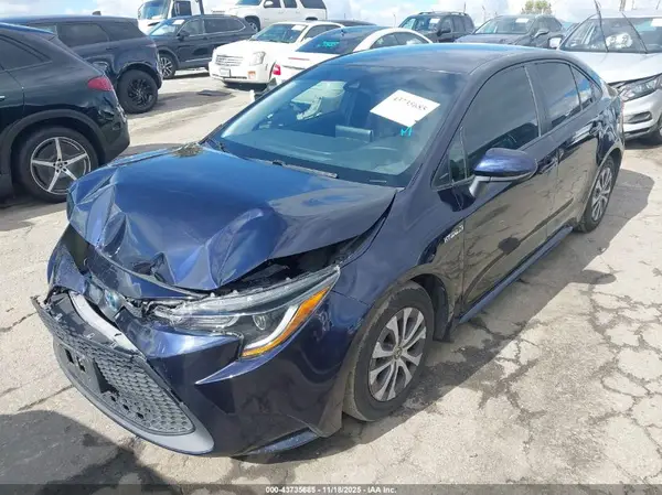 JTDEAMDE7MJ019239 2021 TOYOTA COROLLA - Image 2