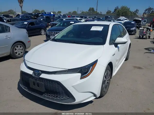 JTDEAMDE7MJ026823 2021 TOYOTA COROLLA - Image 2