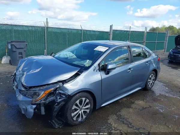 JTDEAMDE7NJ046152 2022 TOYOTA COROLLA - Image 2