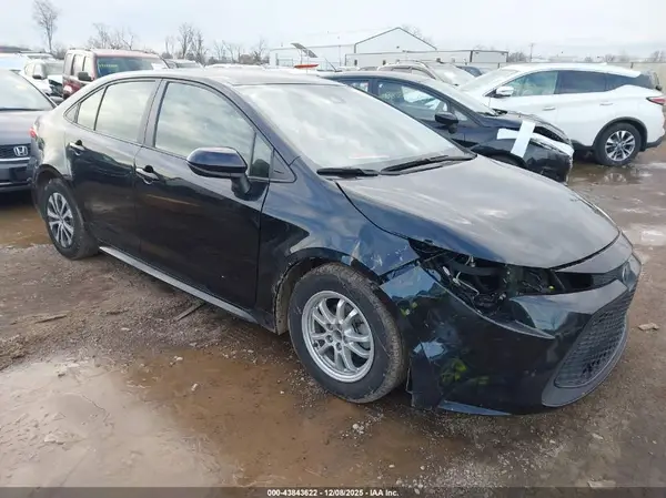 JTDEAMDE7NJ047902 2022 TOYOTA COROLLA - Image 1