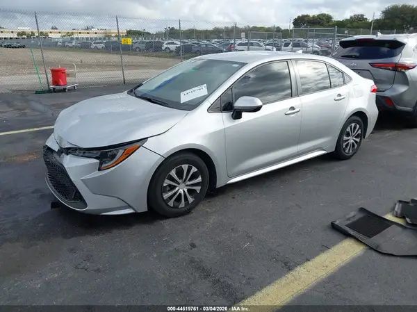 JTDEAMDE7NJ056180 2022 TOYOTA COROLLA - Image 2