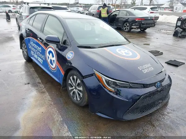 JTDEAMDE7NJ056387 2022 TOYOTA COROLLA - Image 1