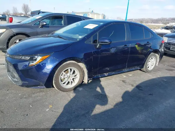 JTDEAMDE7NJ057653 2022 TOYOTA COROLLA - Image 2