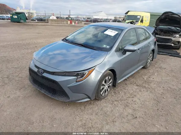JTDEAMDE7NJ059452 2022 TOYOTA COROLLA - Image 2