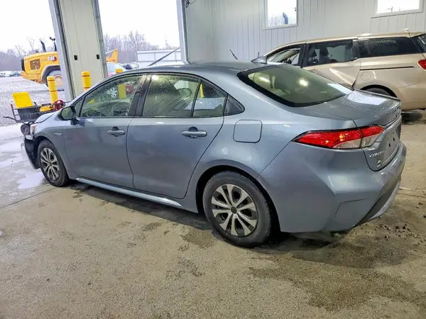 JTDEAMDE8MJ001557 2021 TOYOTA COROLLA - Image 2
