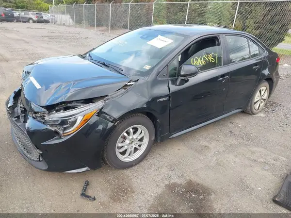 JTDEAMDE8MJ002899 2021 TOYOTA COROLLA - Image 2