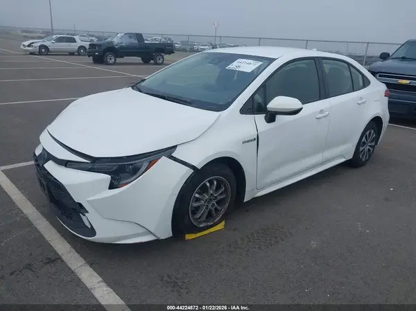 JTDEAMDE8MJ004216 2021 TOYOTA COROLLA - Image 2