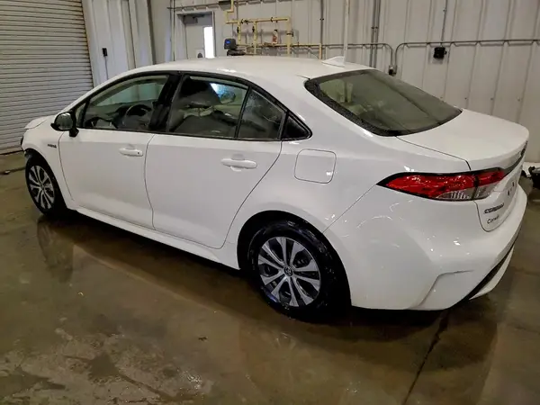 JTDEAMDE8MJ009447 2021 TOYOTA COROLLA - Image 2
