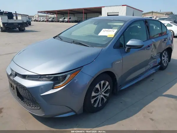 JTDEAMDE8MJ010467 2021 TOYOTA COROLLA - Image 2
