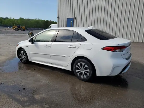JTDEAMDE8MJ013725 2021 TOYOTA COROLLA - Image 2