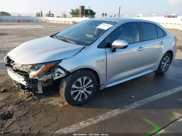 JTDEAMDE8MJ019296 2021 TOYOTA COROLLA - Image 2