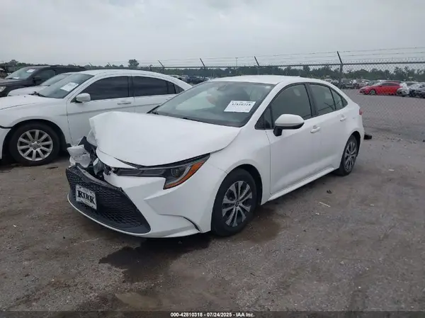 JTDEAMDE8MJ021923 2021 TOYOTA COROLLA - Image 2