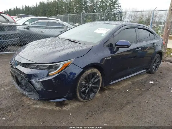 JTDEAMDE8MJ024837 2021 TOYOTA COROLLA - Image 2