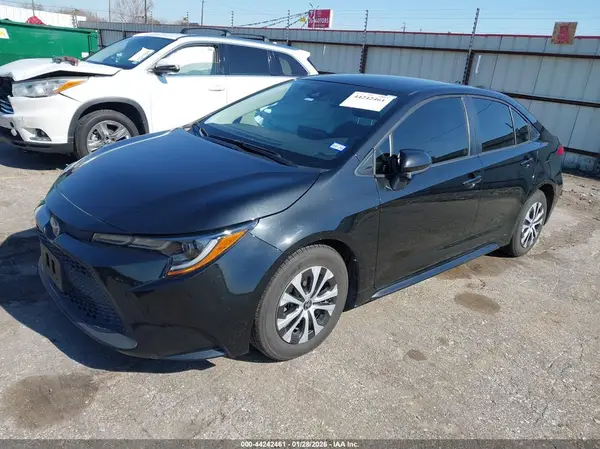 JTDEAMDE8NJ048864 2022 TOYOTA COROLLA - Image 2