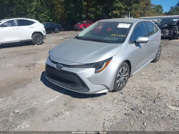 JTDEAMDE8NJ055880 2022 TOYOTA COROLLA - Image 2