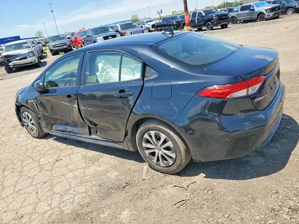 JTDEAMDE9MJ000904 2021 TOYOTA COROLLA - Image 2