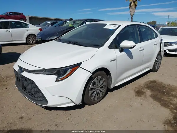 JTDEAMDE9MJ001809 2021 TOYOTA COROLLA - Image 2