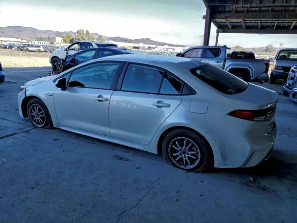 JTDEAMDE9MJ002457 2021 TOYOTA COROLLA - Image 2