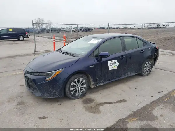 JTDEAMDE9MJ003172 2021 TOYOTA COROLLA - Image 2