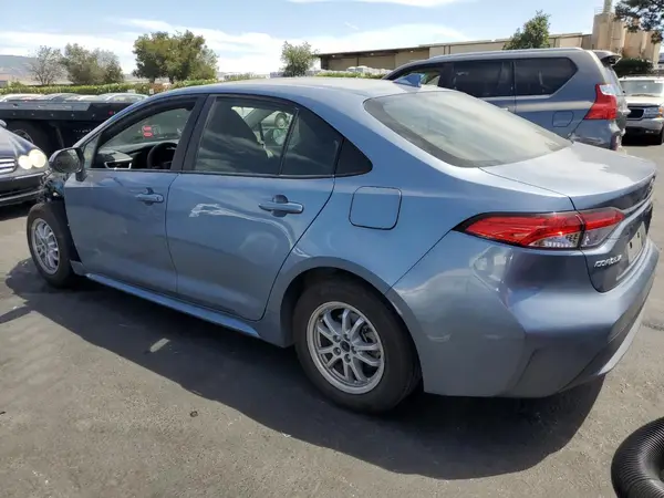 JTDEAMDE9MJ004760 2021 TOYOTA COROLLA - Image 2