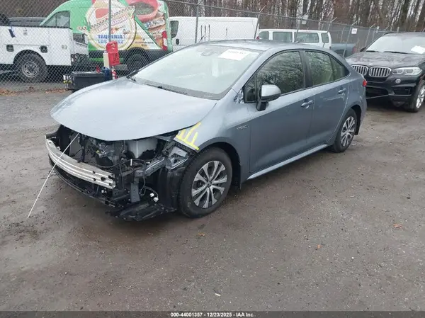 JTDEAMDE9MJ015841 2021 TOYOTA COROLLA - Image 2