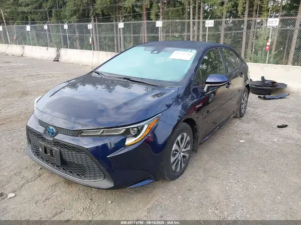 JTDEAMDE9MJ025401 2021 TOYOTA COROLLA - Image 2