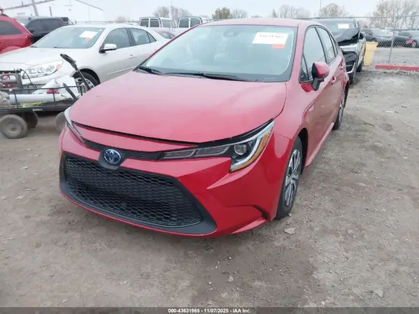 JTDEAMDE9MJ032882 2021 TOYOTA COROLLA - Image 2