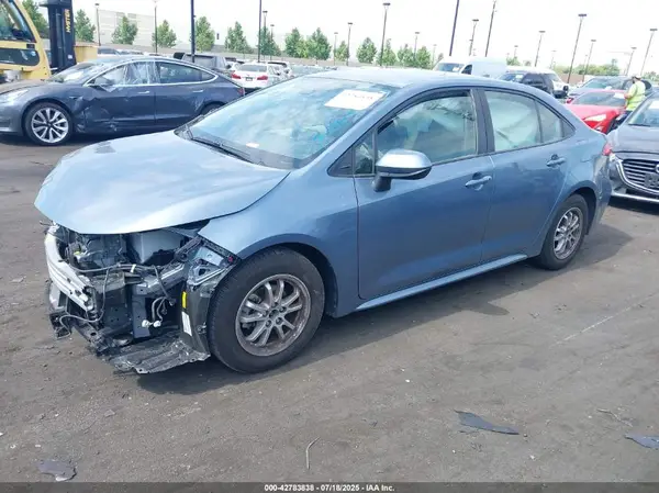 JTDEAMDE9NJ057489 2022 TOYOTA COROLLA - Image 2