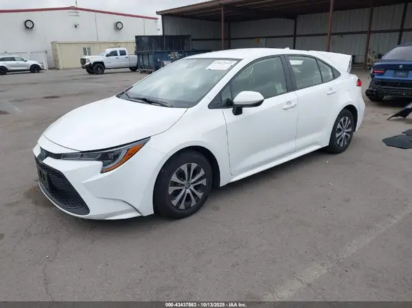 JTDEAMDEXN3001713 2022 TOYOTA COROLLA - Image 2