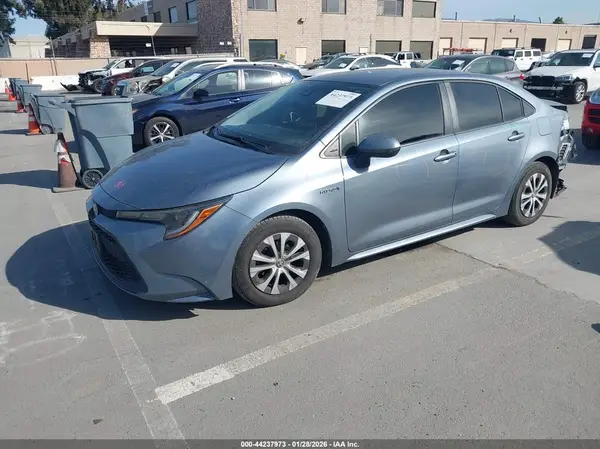 JTDEBRBE3LJ030511 2020 TOYOTA COROLLA - Image 2