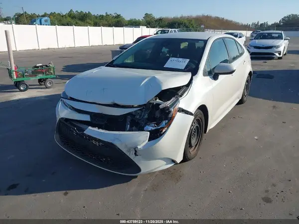 JTDEPMAE0MJ120366 2021 TOYOTA COROLLA - Image 2