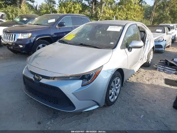 JTDEPMAE0MJ126748 2021 TOYOTA COROLLA - Image 2