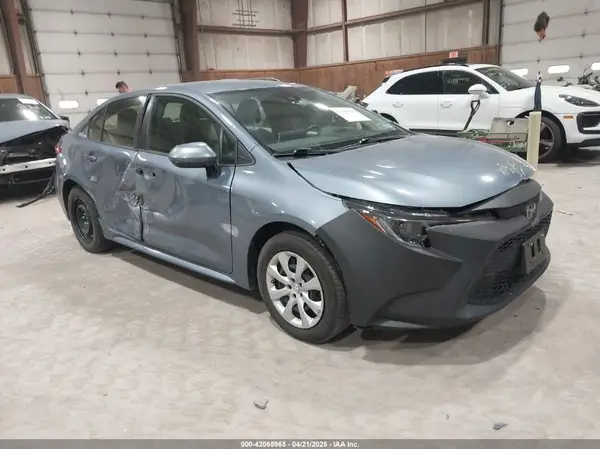 JTDEPMAE0MJ151357 2021 TOYOTA COROLLA - Image 1