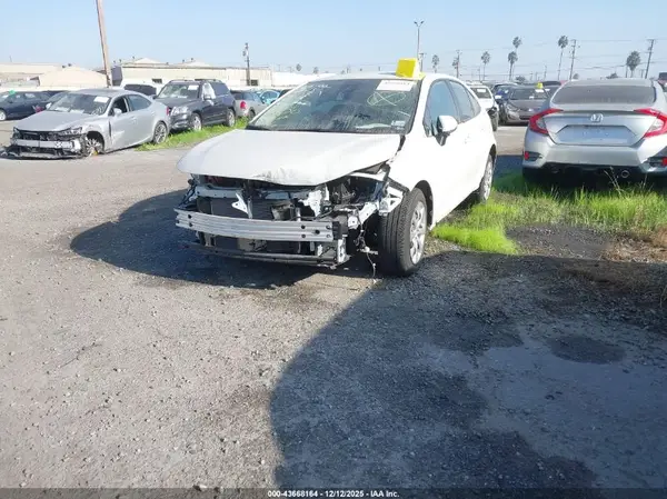 JTDEPMAE0MJ175030 2021 TOYOTA COROLLA - Image 2
