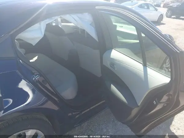 JTDEPMAE1MJ137743 2021 TOYOTA COROLLA - Image 8