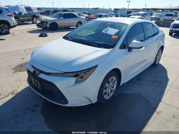 JTDEPMAE1MJ141856 2021 TOYOTA COROLLA - Image 2