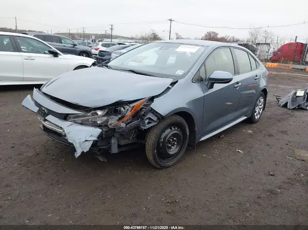 JTDEPMAE1N3003398 2022 TOYOTA COROLLA - Image 2